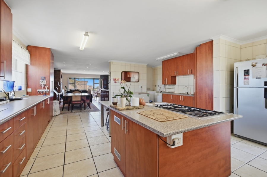 8 Bedroom Property for Sale in Melkbosstrand Central Western Cape
